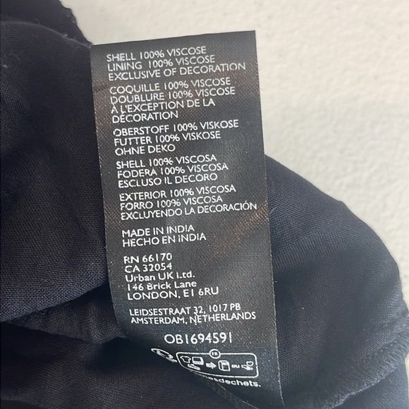 Free People Studded Black Cropped Tank w/ Adjustable Straps Size Large - Picture 5 of 6